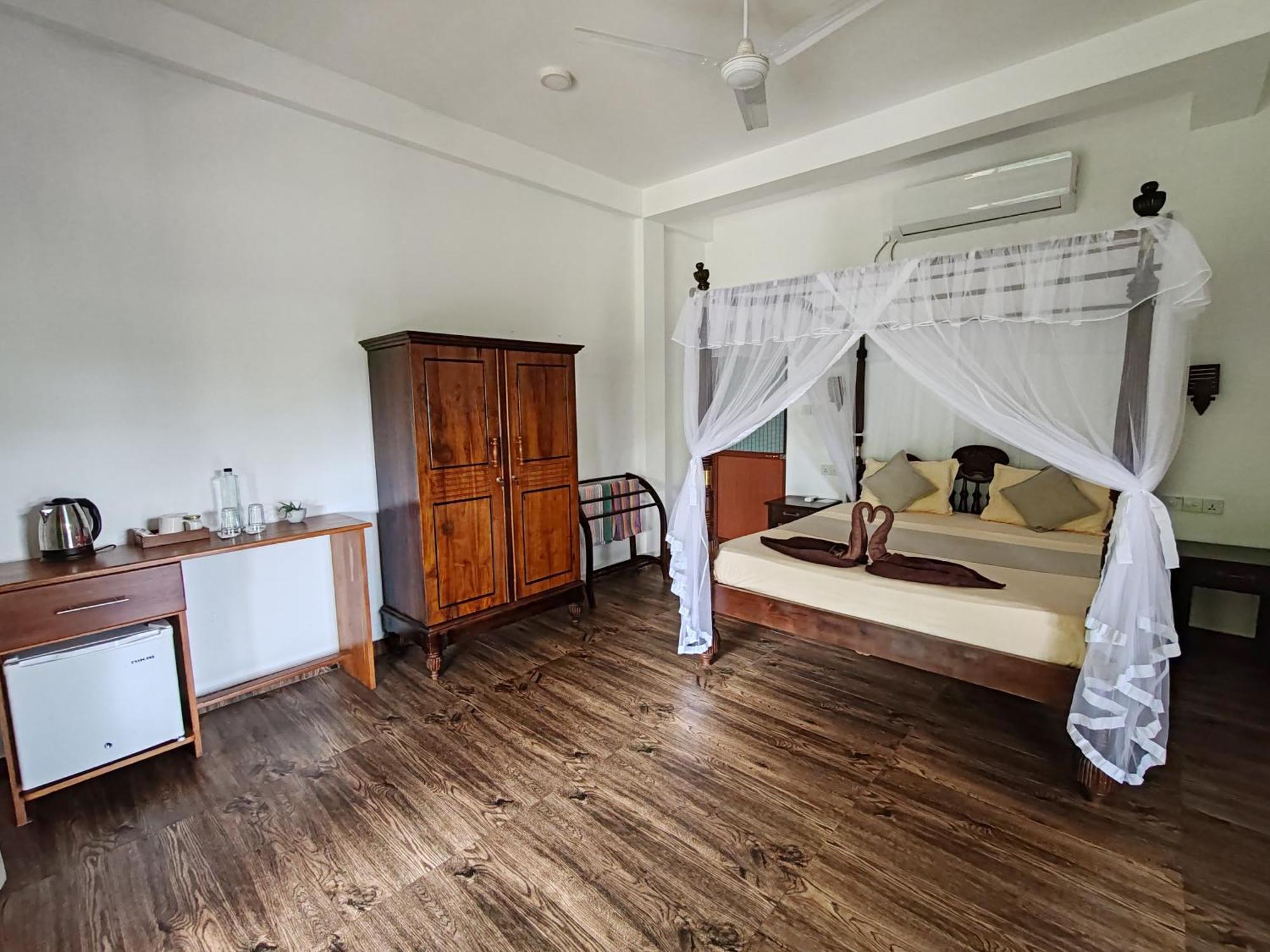 The Jungle View Hotel Mirissa Ngoại thất bức ảnh