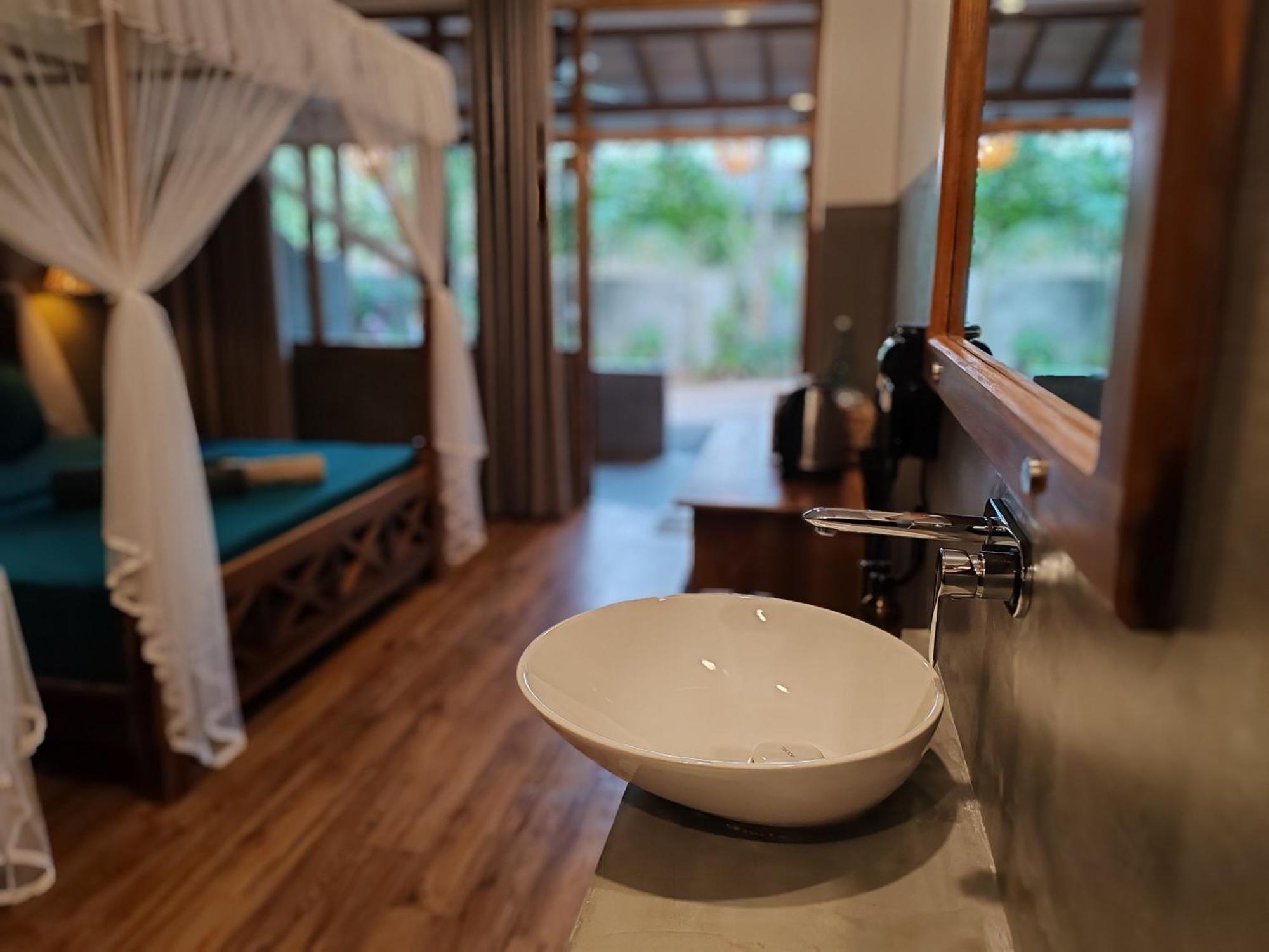The Jungle View Hotel Mirissa Phòng bức ảnh